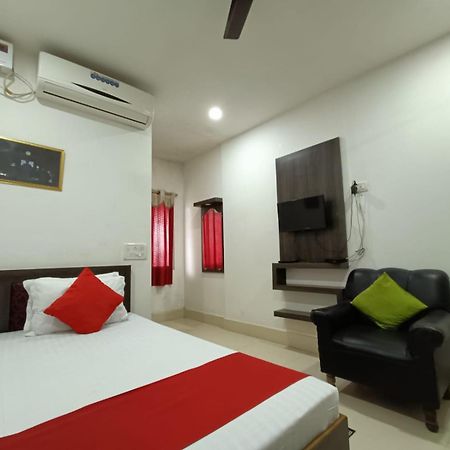 Hotel Executive Inn Hailakandi Exterior foto