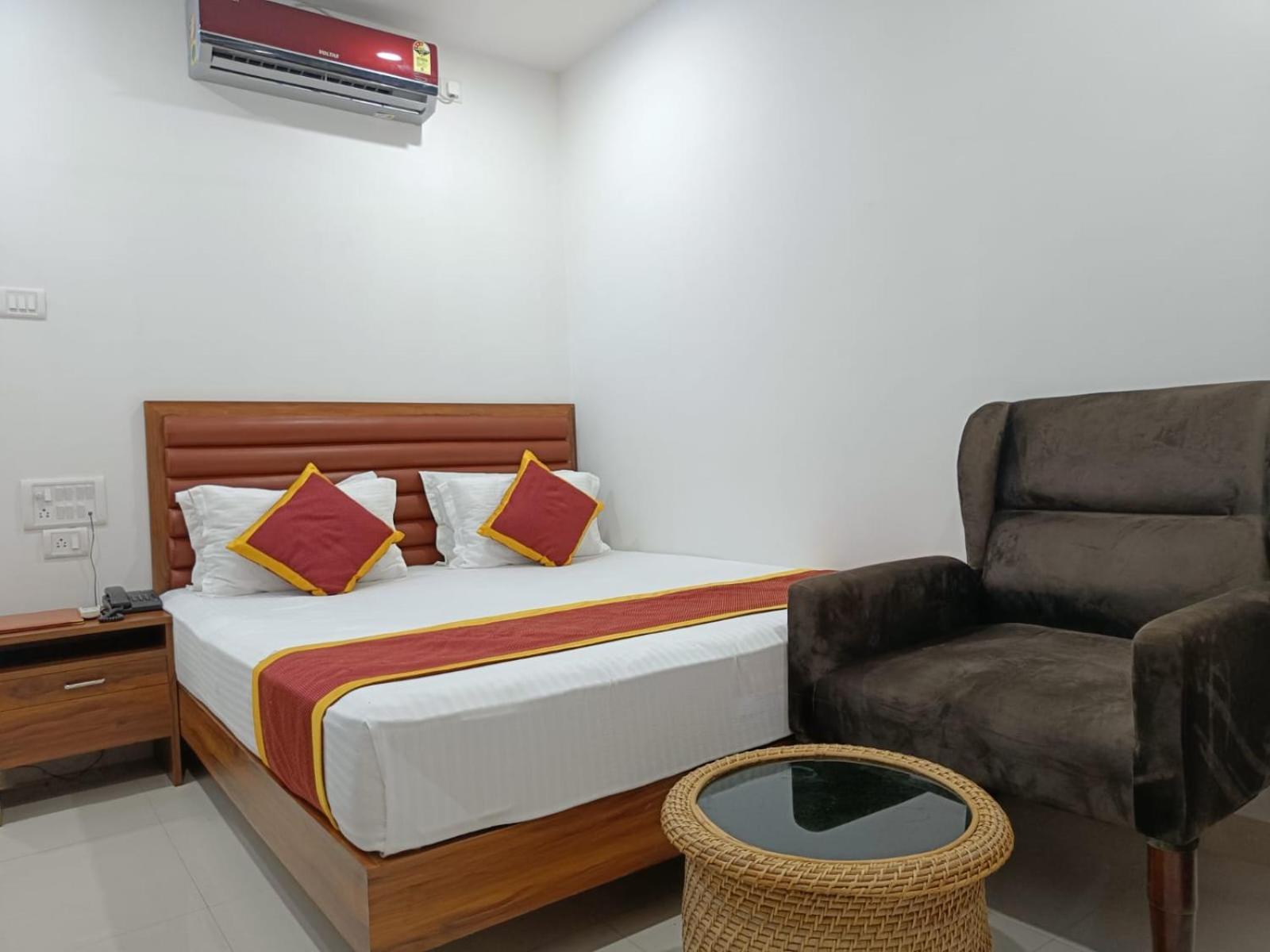 Hotel Executive Inn Hailakandi Exterior foto